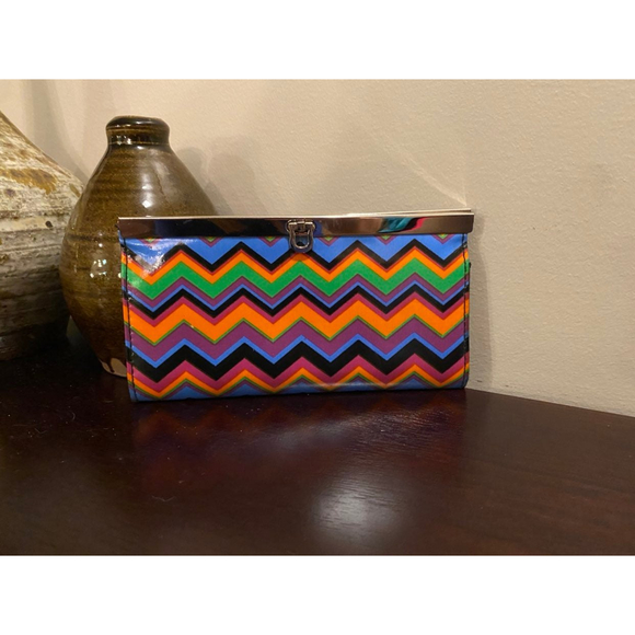 Zig zag multicolored wallet - Picture 1 of 3